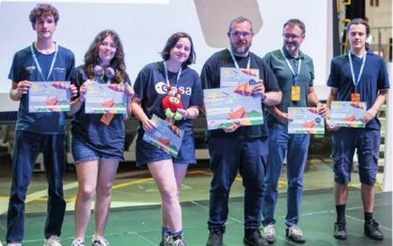 Équipe du concours CanSat présentée dans le Bulletin de Saint-Paul